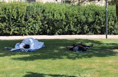 Bivacchi e sporcizia a Bari: incuria al Parco Rossani