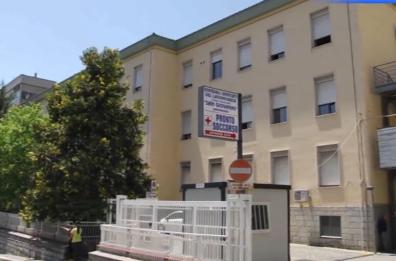 Mangia un panino in Calabria e muore per botulino, 9 gli intossicati: il malore a Lagonegro