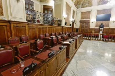 Bari, dopo l'aula deserta la maggioranza replica al centrodestra: «Testo lacunoso, sosterremo la Palestina»