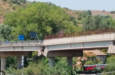 Potenza, alla periferia della città cede un pilone del viadotto Tiera: stop ai treni della linea Fs