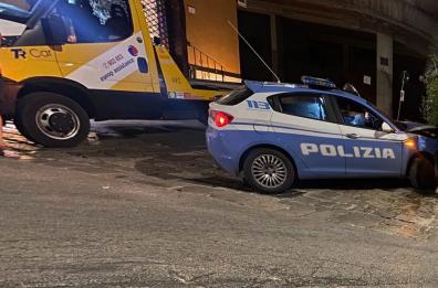 Inseguimento nella notte a Taurisano: volante contro un muro, feriti due poliziotti