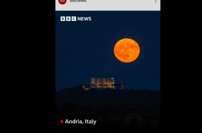 La luna rossa che illumina Castel del Monte conquista la BBC: Andria vola tra gli 8 posti magici del mondo 