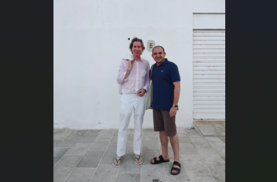 Quando nel pomeriggio del 10 agosto incontri Wes Anderson a spasso per le viuzze di Monopoli 