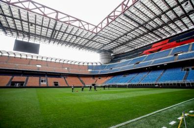 Milan-Bari, dopo il lutto per Matthias Verreth al Meazza un minuto di silenzio e lutto al braccio