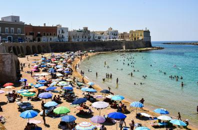 Inizia il grande esodo di Ferragosto: Puglia tra le mete più gettonate, traffico da bollino rosso sulla SS16