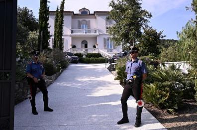 Femminicidio a La Spezia: 54enne tarantina ammazzata a coltellate dall'ex marito 
