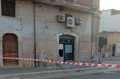 Stornara, assaltato l'unico sportello postamat del paese. Il sindaco: «Siamo in balia della delinquenza»