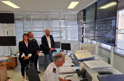 Bari, il sindaco Vito Leccese dedica la mattinata di Ferragosto in visita alle Forze dell'Ordine 