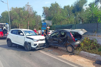 Francavilla Fontana, schianto tra due auto sulla San Vito-San Michele: tre feriti 