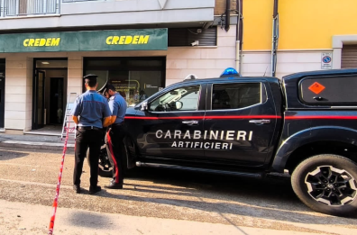 Apricena, la «marmotta» colpisce ancora: assalto all'alba allo sportello della banca Credem 