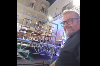 Altamura sconvolta per la morte del tecnico del suono Roberto Centoducati: aveva 50 anni, infarto durante un concerto