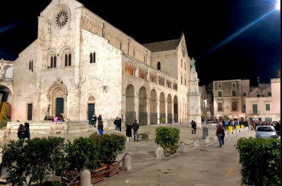 Bitonto, allarme in piazza Cattedrale: residenti contro i baby criminali