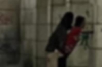 Scandalo a Foggia, coppia immortalata mentre fa sesso in piazza: sanzionata donna