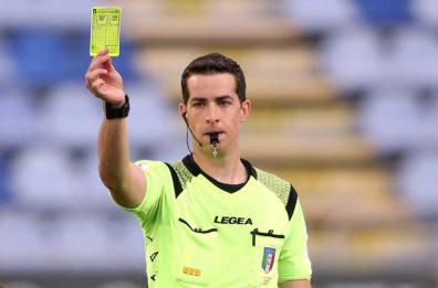 Serie A, Ayroldi di Molfetta arbitra la partita inaugurale della stagione, Sassuolo-Napoli. Alla stessa ora in campo il Lecce