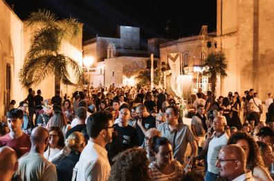 Patù si illumina per la Notte Bianca: musica, arte e tradizioni nel segno della memoria