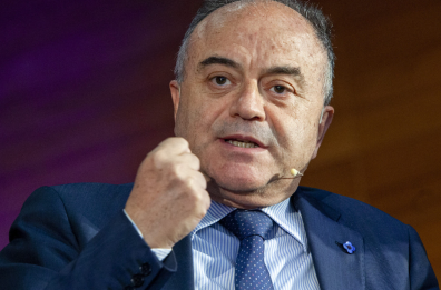 Il procuratore Gratteri: «Come combattere il potere delle mafie, che sono "una cosa sola"... con certa politica»
