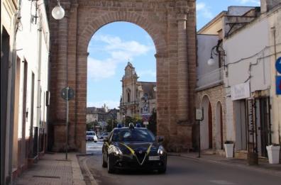 Taranto, percepiscono 132mila euro di reddito di cittadinanza grazie a documenti falsi: in 7 denunciati