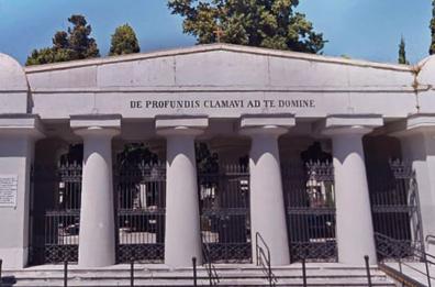 Barletta, erede contesta due salme estranee nella cappella di famiglia: per i giudici sono sepolture legittime