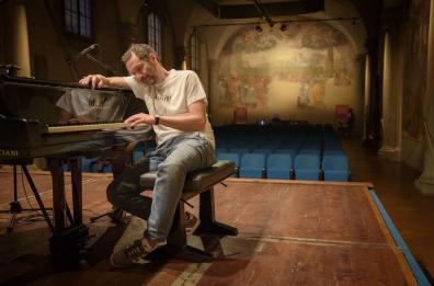 Si apre il Festival della Letteratura Mediterranea di Lucera con dialoghi, musica e cultura, e c'è anche Boosta in concerto