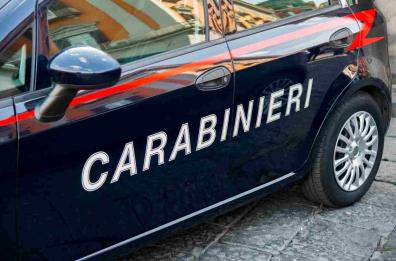 Corato, carabiniere colpito da un'auto in fuga durante attività investigativa: ferito lievemente