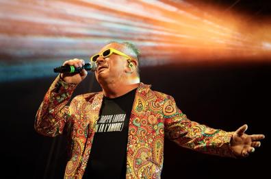 Johnson Righeira torna in Puglia e fa tappa a Bitritto: un finale d’agosto tra nostalgia e nuove sonorità