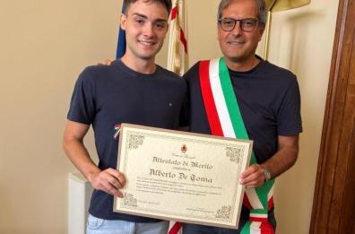 Creta, giovane biscegliese in vacanza si tuffa in mare e salva un uomo: «Grazie per il tuo coraggio»