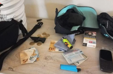 La banda campana dei furti in casa: presi con la refurtiva nel covo di Castellaneta Marina VIDEO