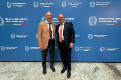 Urso incontra AD di Vestas: a Taranto tre progetti di produzione di pale eoliche per 200 milioni di euro