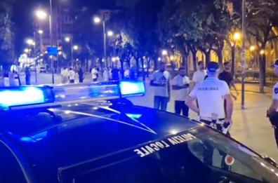 Bari, viaggio nelle piazze blindate: una notte tra controlli serrati e umanità VIDEO