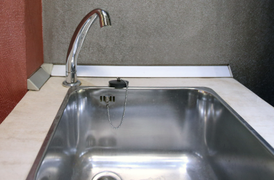 A Lecce una palazzina Arca Sud senz’acqua: Mignone e Cgil ai ferri corti