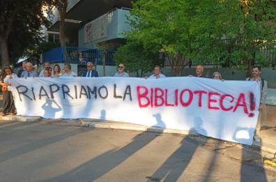 Presidio a Foggia per riaprire la storica Biblioteca La Magna Capitana