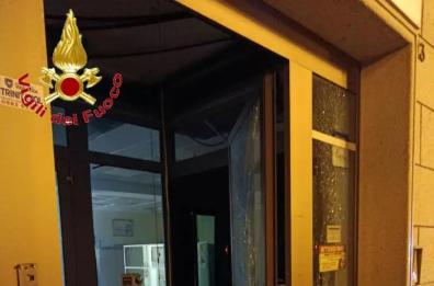 Trinitapoli, assalto al bancomat nella notte: «banda della marmotta» fugge a mani vuote
