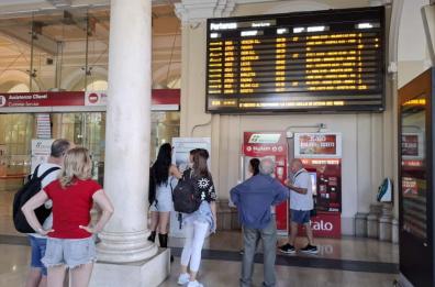 L'Italia in sciopero per la Palestina: si fermano treni e bus, cortei e mobilitazioni anche nelle piazze pugliesi. Adesione al 70%