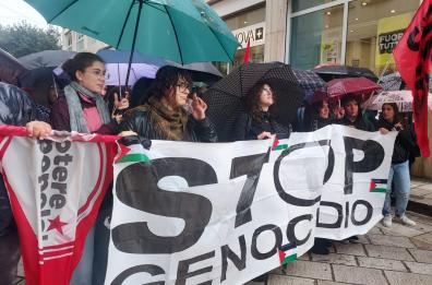 Pioggia e ostacoli non fermano la protesta: Lecce in piazza per Gaza
