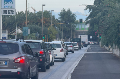 Bari, benvenuti in via Fanelli, nel traffico sempre in tilt