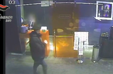 Gioia del Colle, uccisero Cosimo Meligrana in una sala slot: dopo 10 anni arrestati 5 presunti responsabili VIDEO
