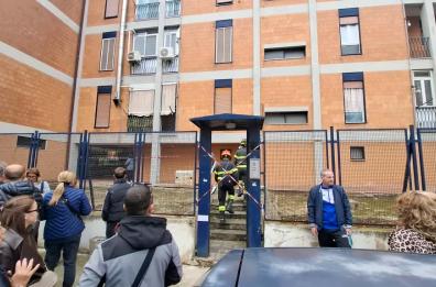 Bari, sgomberata una palazzina a Japigia: si indaga su una colonna esterna VIDEO
