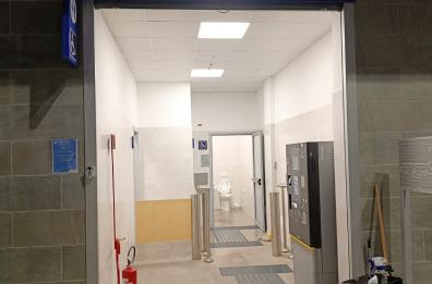 Bari, dopo la denuncia della Gazzetta riaperti i bagni del terminal bus