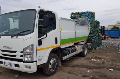 Molfetta, i dirigenti della società di rifiuti comunale Asm accusati di bancarotta: sequestrato l'impianto di selezione della plastica