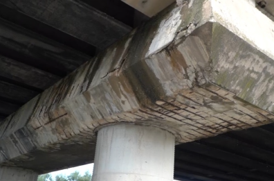 Andria, allarme ferri in vista e cemento consumato: il pericolo corre sotto il ponte della Provinciale 2 Andria, allarme ferri in vista e cemento consumato: il pericolo corre sotto il ponte della Provinciale 2