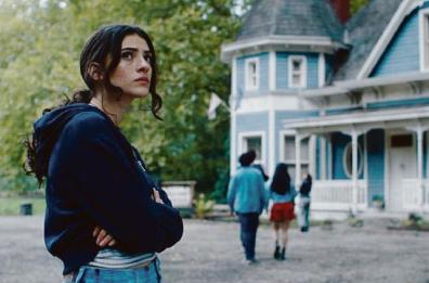 In una valle remota una donna cerca la sorella scomparsa In una valle remota una donna cerca la sorella scomparsa