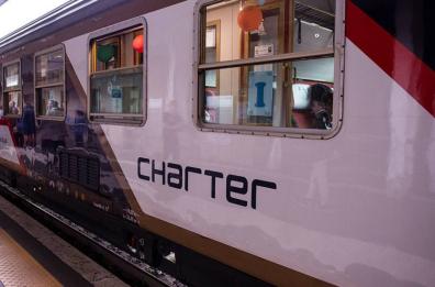 Dal cuore della Puglia al Vaticano: parte il «treno bianco» con 1600 pellegrini, tra fedeli e ammalati, per l’incontro con il Papa