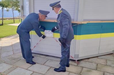 Lido abusivo costruito in area paesaggistica protetta: in Salento sequestrata area di oltre 4mila metri quadri Lido abusivo costruito in area paesaggistica protetta: in Salento sequestrata area di oltre 4mila metri quadri