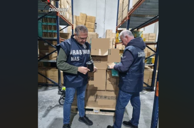 Sicurezza, i Nas di Bari sequestrano 400mila piatti, pellicole per alimenti e buste in plastica non conformi Sicurezza, i Nas di Bari sequestrano 400mila piatti, pellicole per alimenti e buste in plastica non conformi