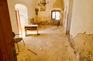 Trani, l'appello: «Salvate l’antica torretta bastione storico del porto»