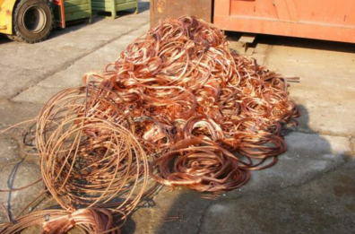 Bitonto, ruba i cavi di rame e li rivende: 40enne incastrato dalla polizia