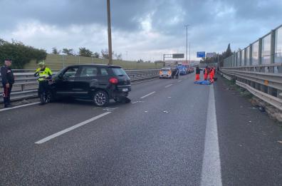 Bari, tragedia di Halloween: il 25enne Cosimo Magro travolto sulla SS16 dopo essere sceso dall'auto per prestare soccorso VIDEO