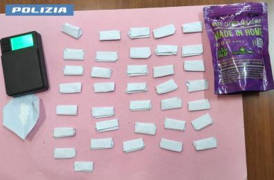 Trenta dosi di ketamina pronte da spacciare in centro a Taranto: arrestata una giovane di appena 21 anni