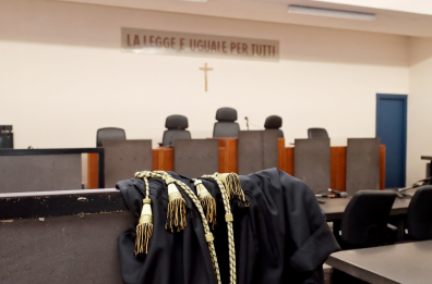 Taranto, la vendita all'asta era una truffa: tre indagati, un'avvocatessa rischia l'interdizione