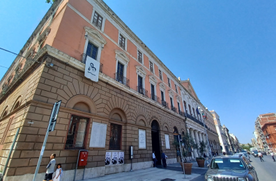 Bari, l'affondo di FdI contro il sindaco Leccese: «Ha partecipato ad appena 33 sedute di giunta su 110»